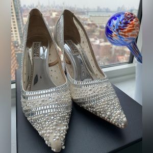 Badgley Mitschka Bailey Pumps in White Satin, Size 6.5